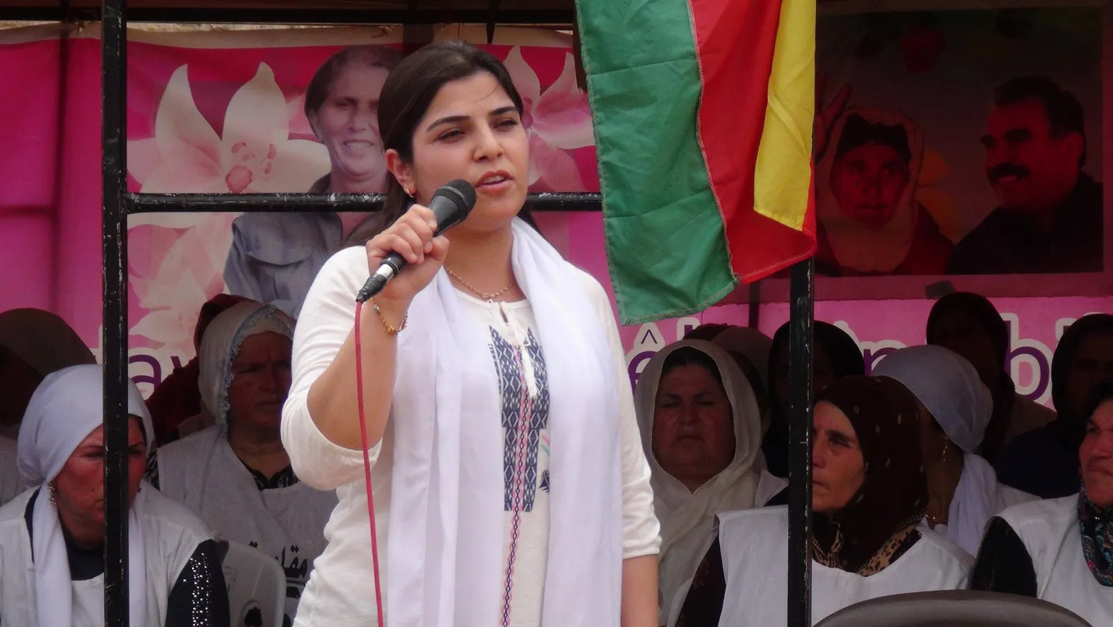 Şêniyên Efrînê: Gelê Kurd di serdemeke dîrokî de dijî