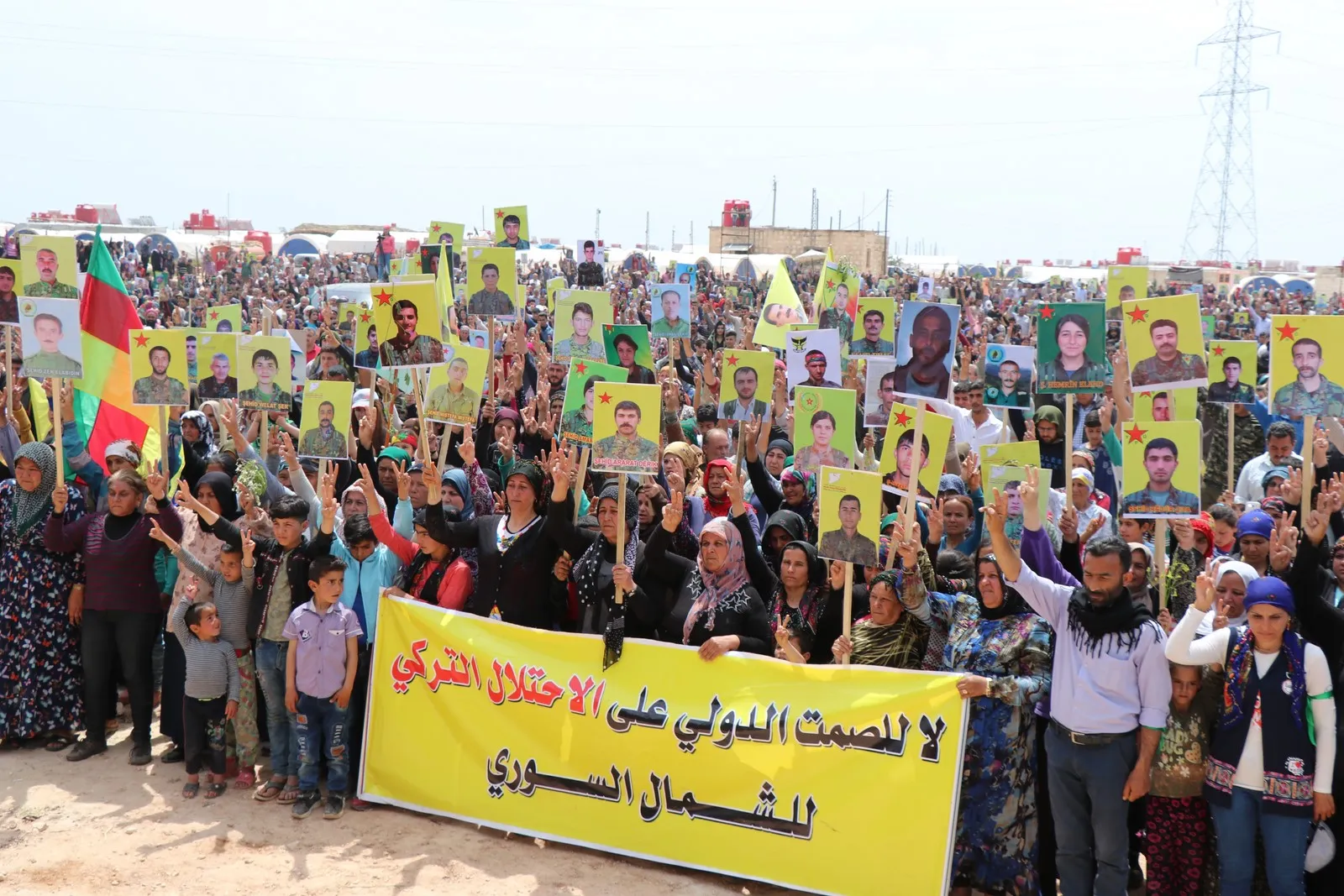 Şêniyên Efrînê parçekirin red kir û tekeziya geşkirina têkoşînê kir