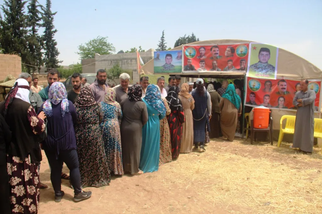 Şêniyên Kobanê sersaxiya da malbata şehîd Diyar Xelîl