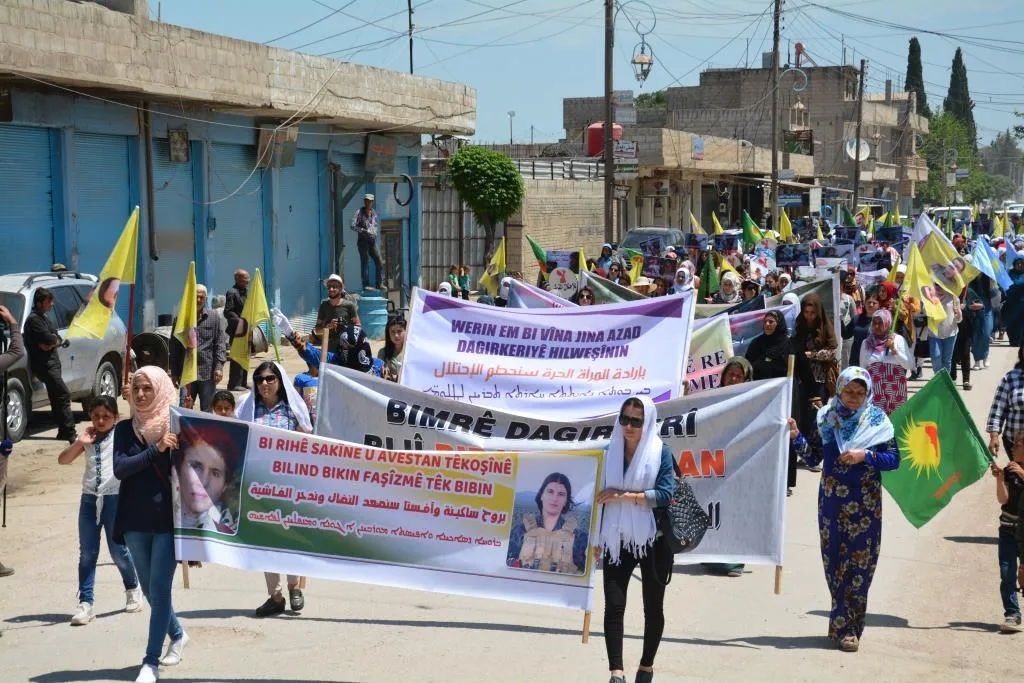 Dîwarê dagirkerî li Efrînê lêdike, li Amûdê hate şermezarkirin