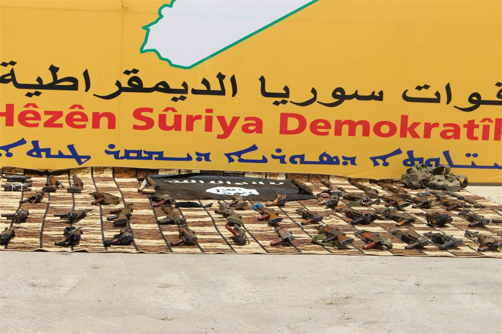 QSD: Di operasyonên li dijî şaneyên veşartî de 42 DAIŞ‘î hatin girtin