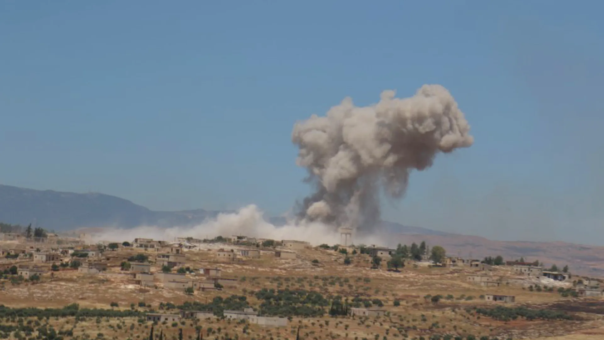 Di bombebarana li Idlibê de, 3 jin hatin qetilkirin
