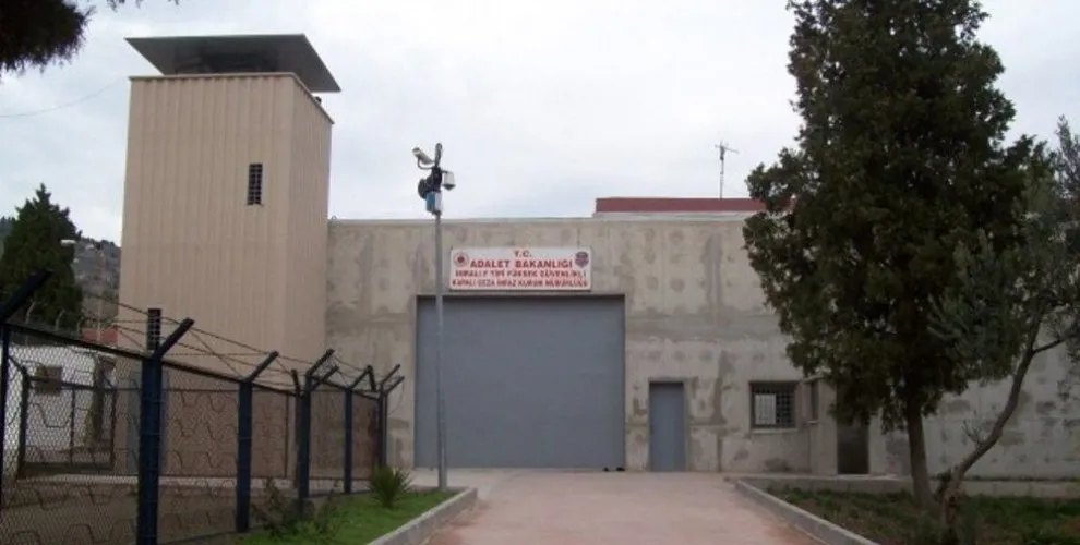 Serlêdana malbatan a Îmralî dîsa hate redkirin  
