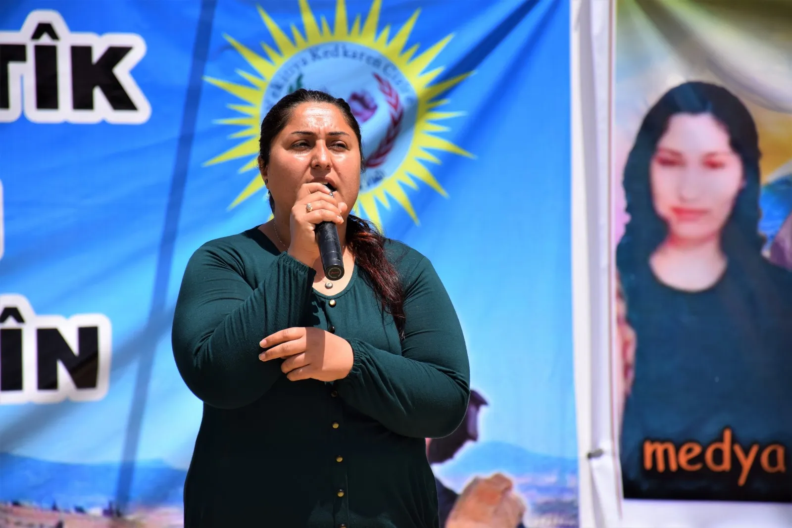 Di pîrozbahiyên 1’ê Gulanê de teqezkirina têkoşîna li dijî dagirkeriya Tirk