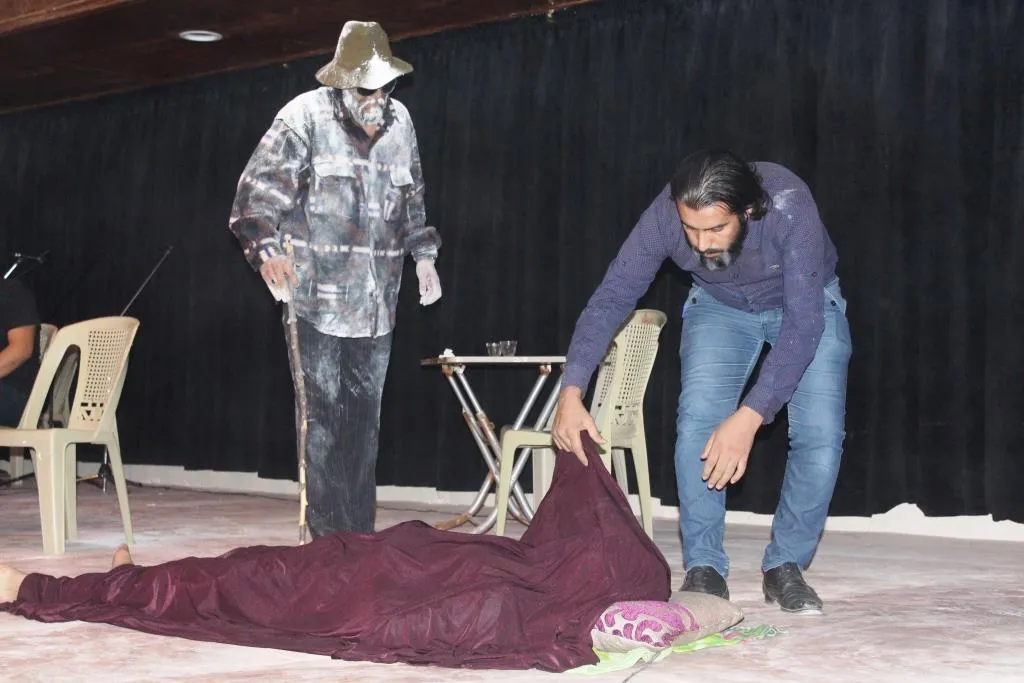 Bi çalakiyên hunerî Piştgirî dan Efrînê