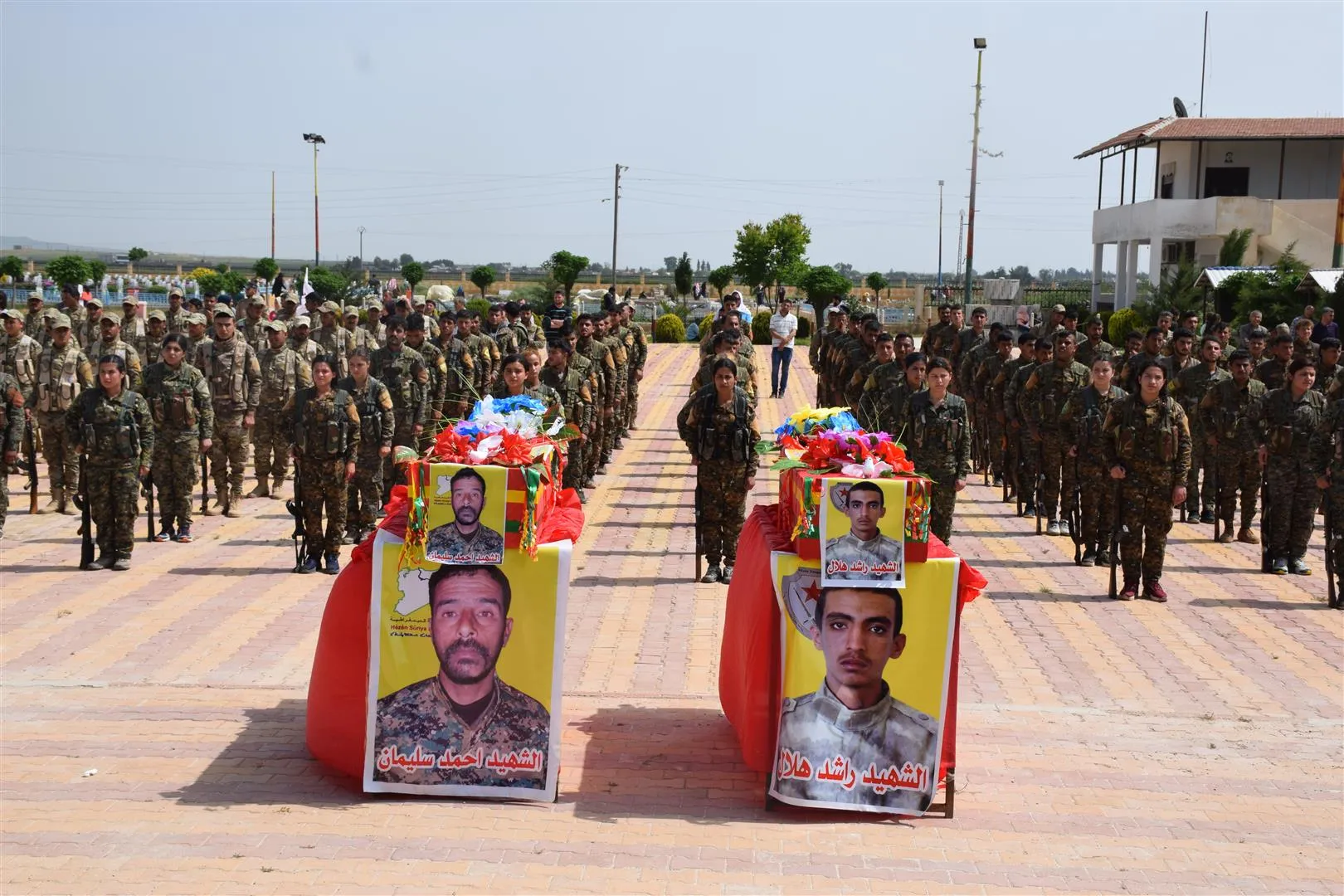 Li Hesekê 2 şehîdên azadiyê bi merasîmekî hatin veşartin