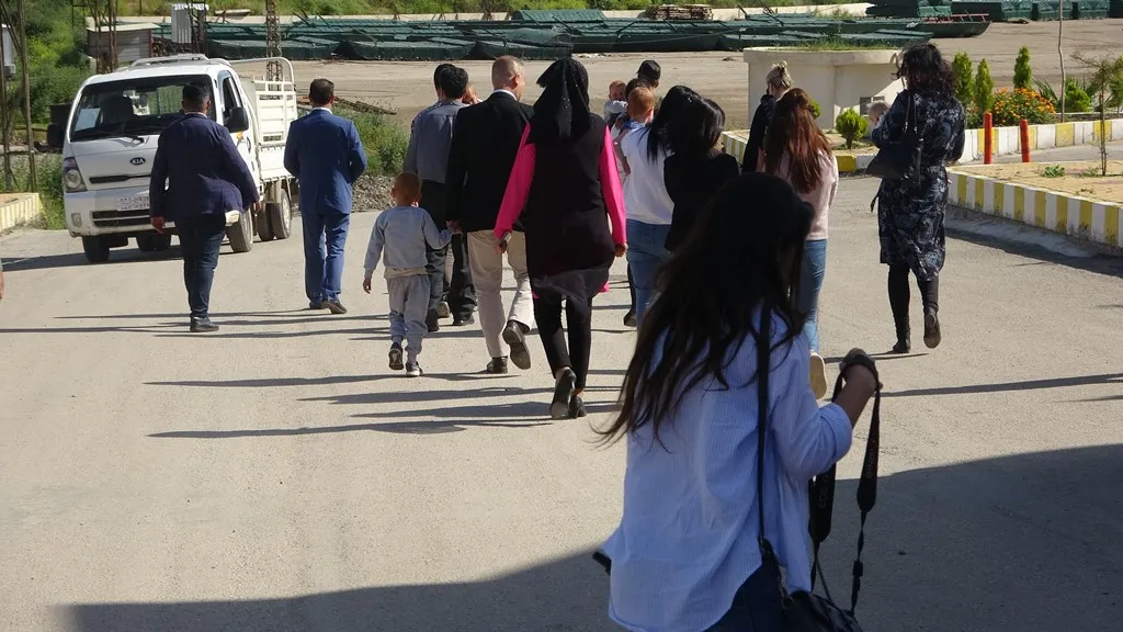 Şandeya Siwêdê zarokên xwe yên di nava DAIŞ‘ê de wergirtin