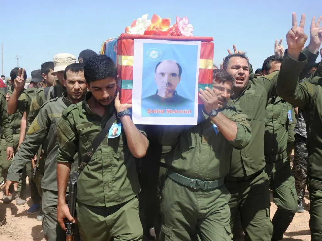 Cenazeyê fermandar Mehmûd li Girê Spî hate veşartin
