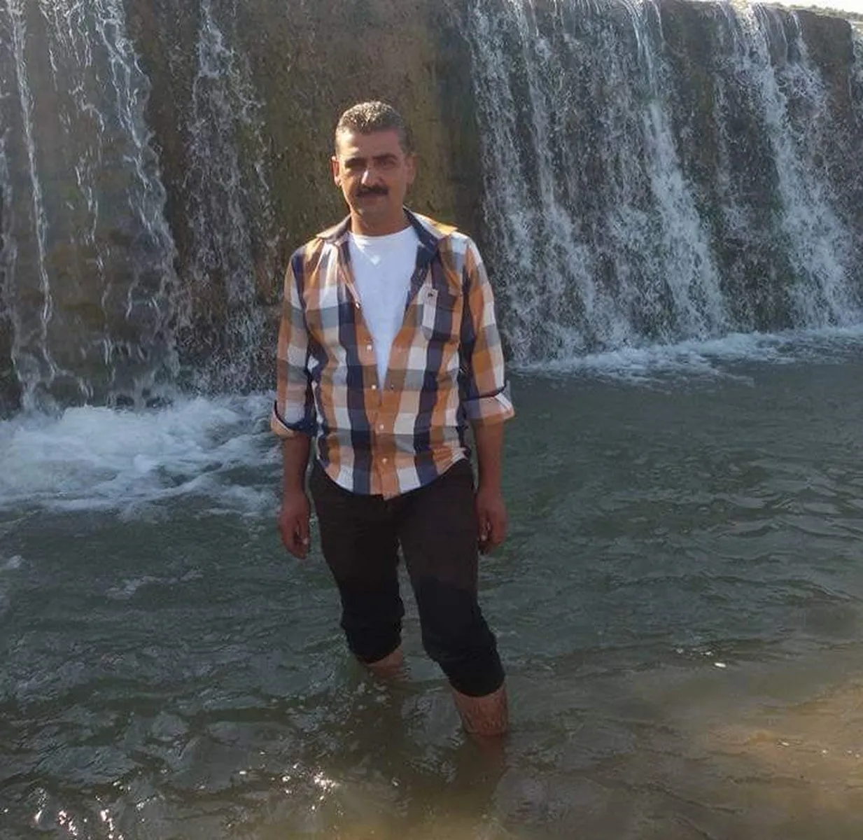 Di şerê di navbera çeteyan de sivîlek mir, 3 birîndar bûn