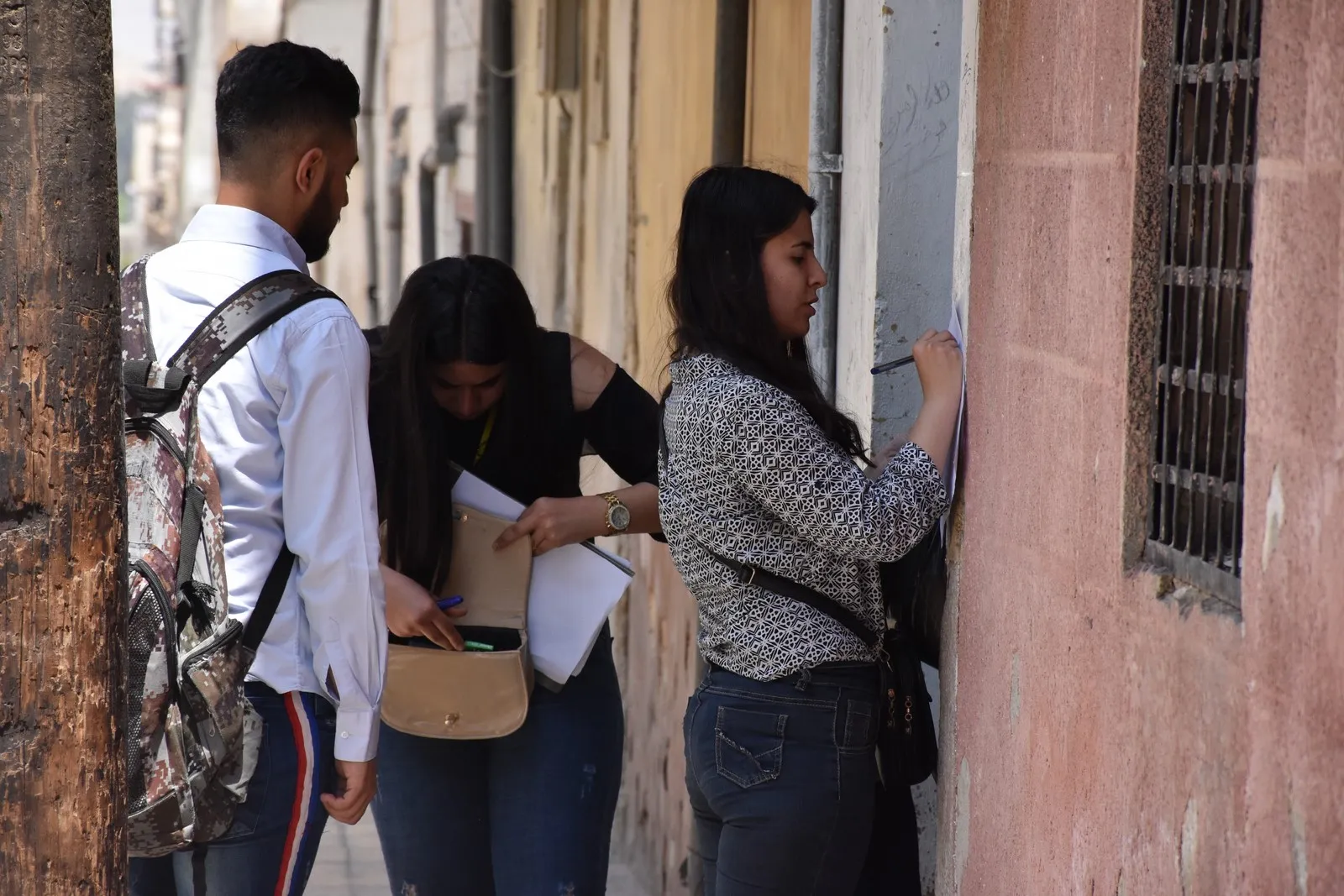 ‘Bi hev re em dikarin‘ însyatîfa xwendekaran ji bo piştgiriya şêniyên Efrînê ye