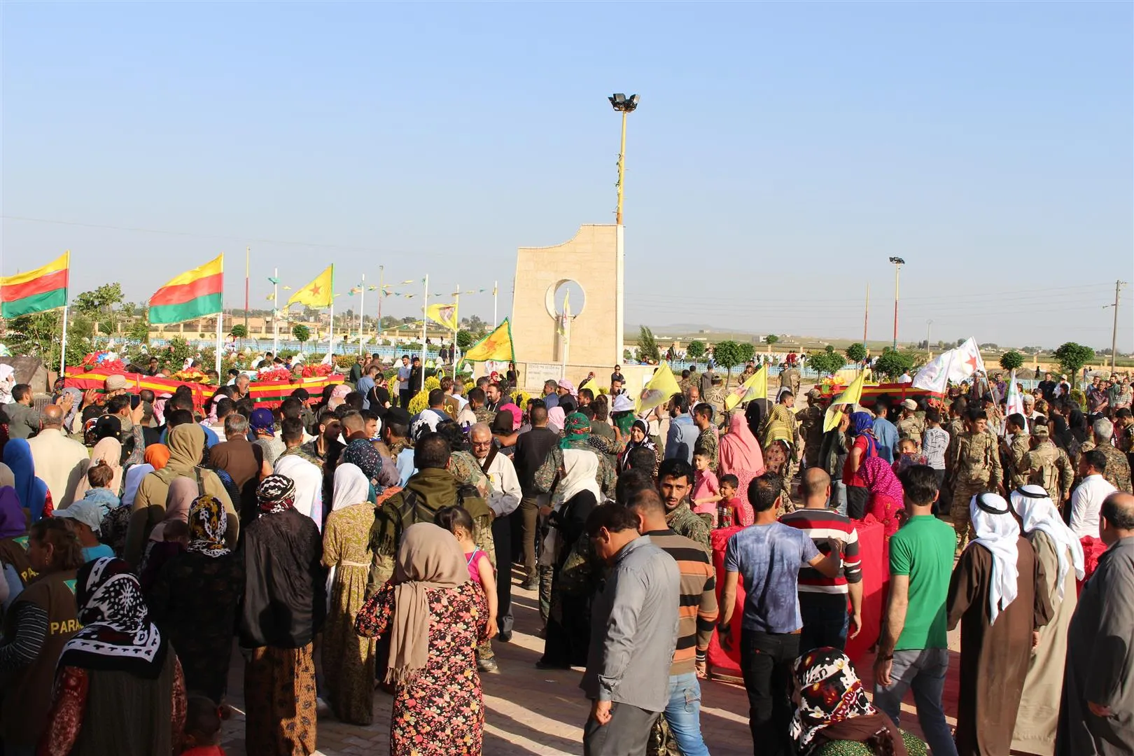 Cenazeyê 3 şehîdan bi merasîmekê li Hesekê hatin veşartin