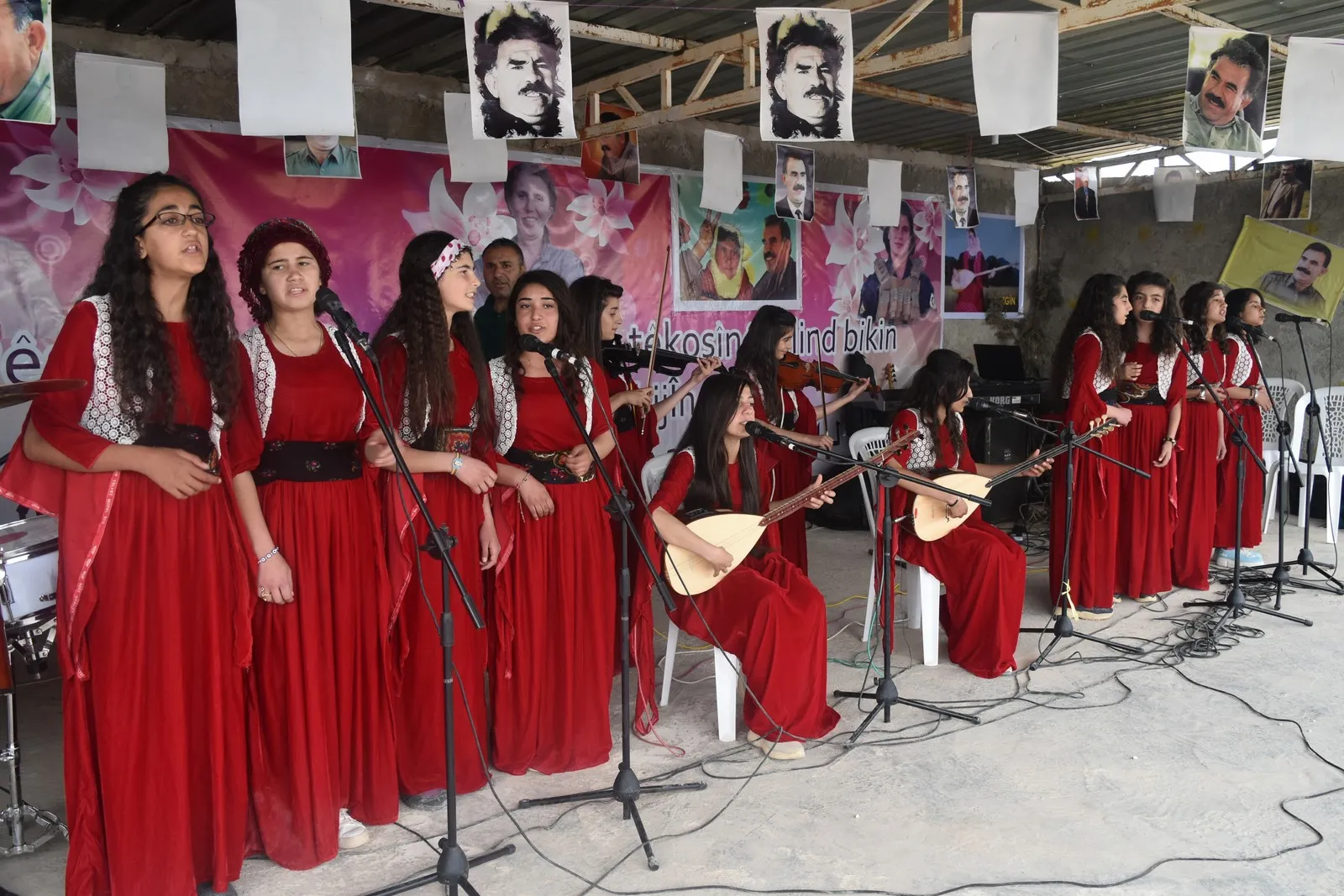 Kevana Zêrîn hunermend Mizgîn bibîr anî
