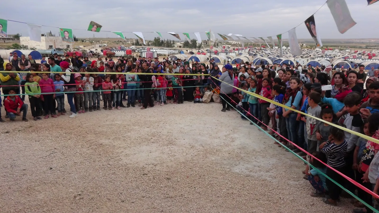 Kevana Zêrîn hunermend Mizgîn bibîr anî