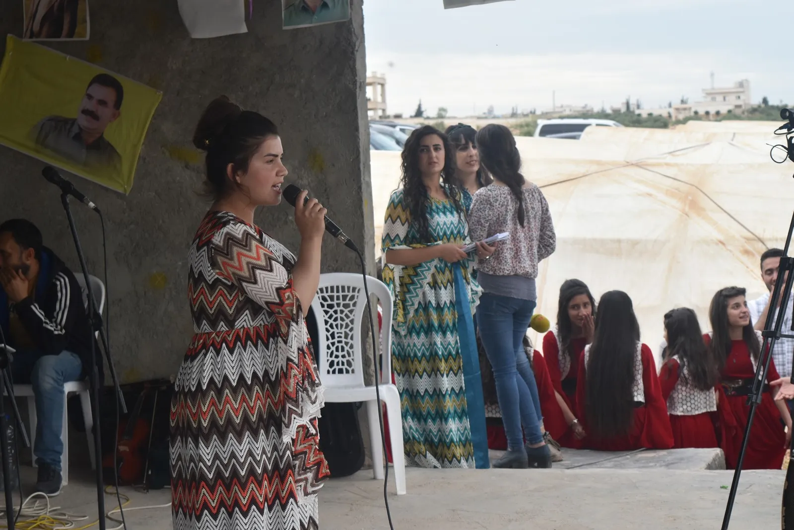 Kevana Zêrîn hunermend Mizgîn bibîr anî