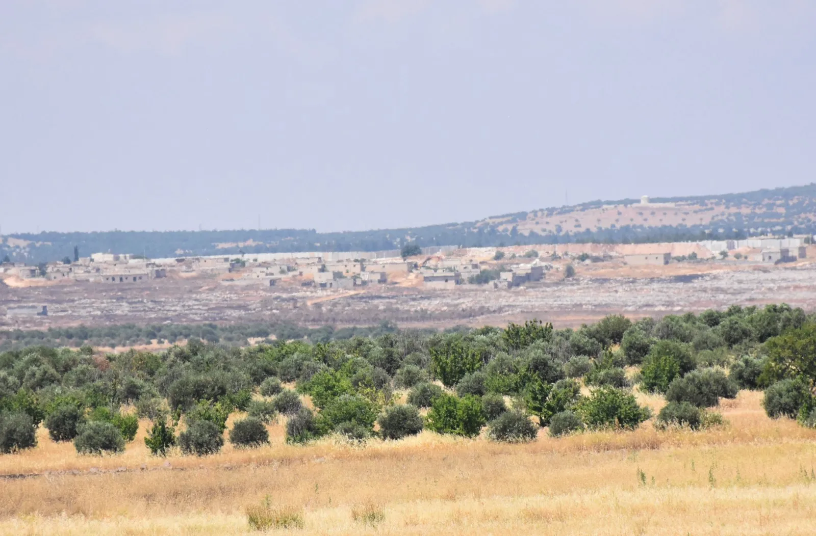 Gel dîwarê parçekirinê red dike