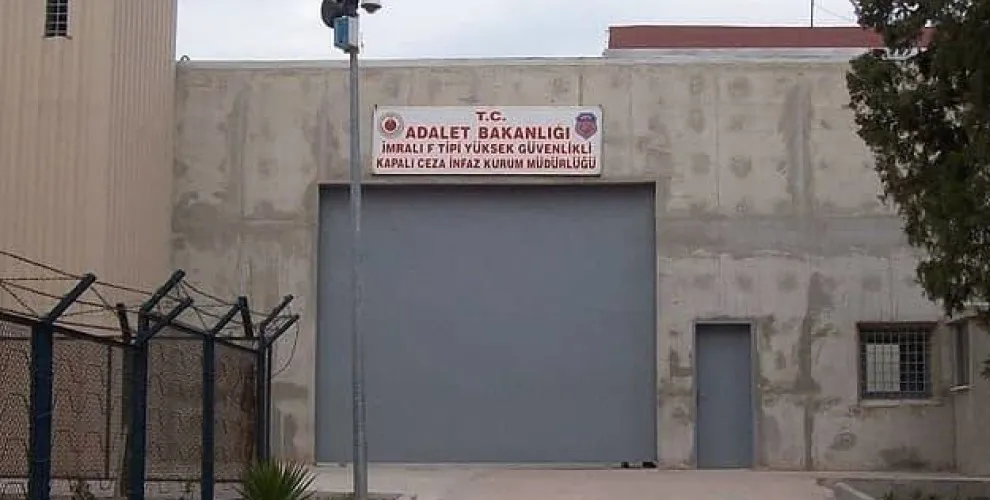 Malbat ji bo hevdîtina cejnê ber bi Îmraliyê ve ketin rê