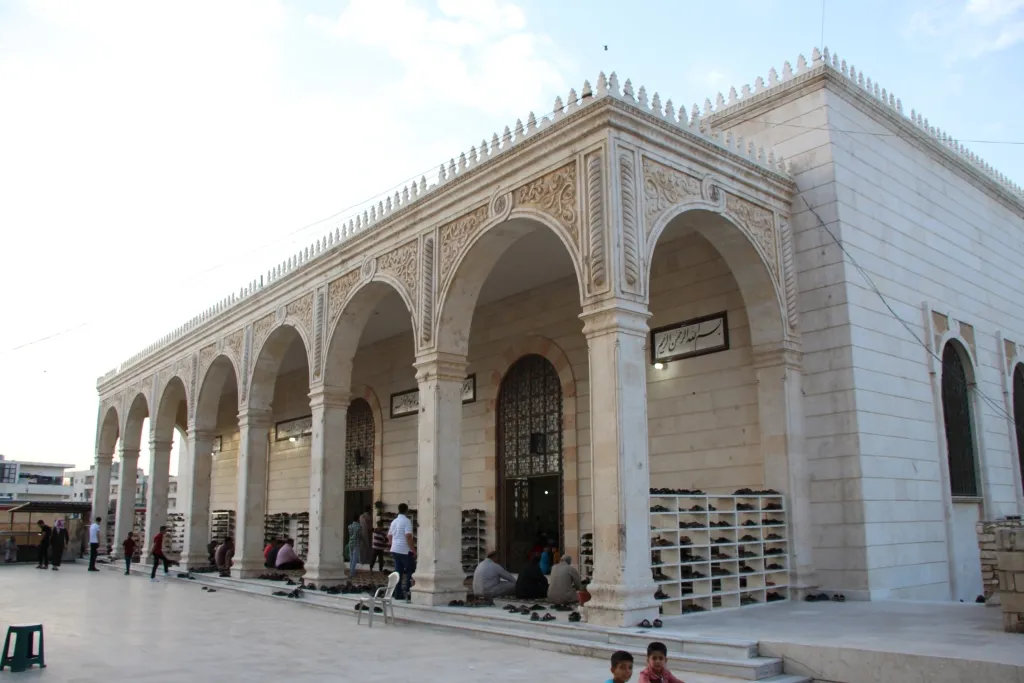 Şêniyên Minbicê serdana Goristana Şehîdan kir