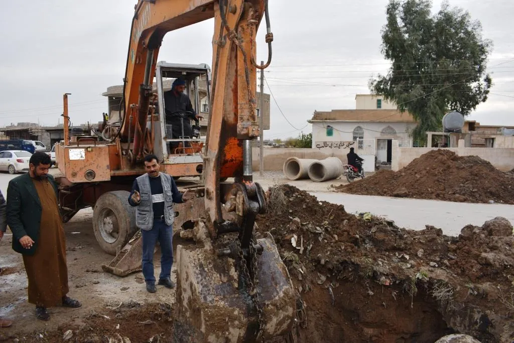 Bi hemû hêza xwe xizmetguzeriya li gundewarên Dêrazorê baş dikin