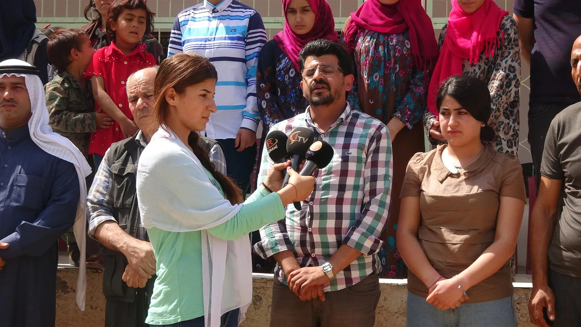Mala Êzidî 13 êzidiyên rizgarkirî radestî Meclisa Şengalê kir