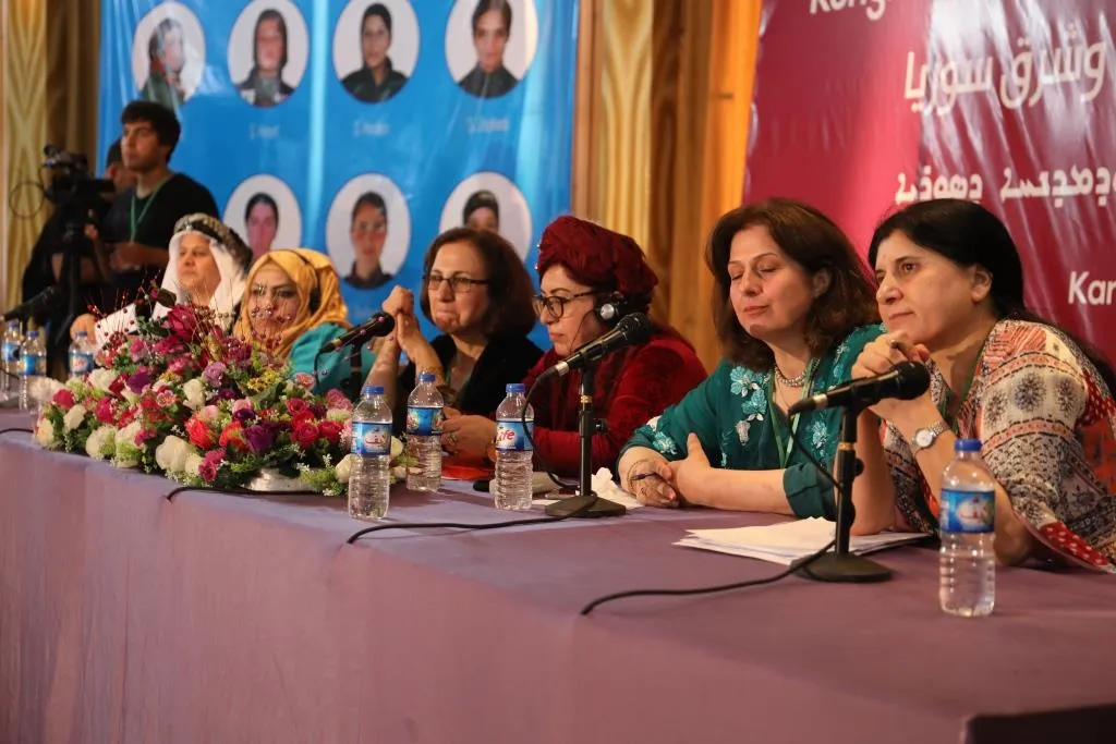 Ji pêşniyarên kongreyê: Divê Meclisa Jinan di destûra Sûriyê de cih bigire