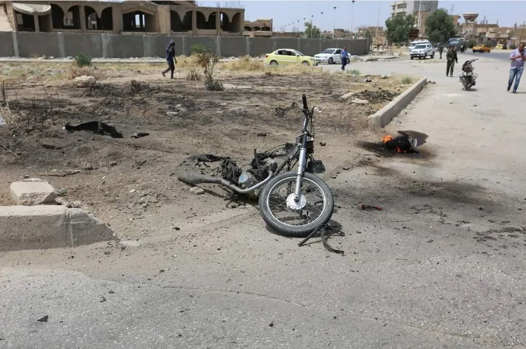 Li Hesekê motorsiklêtek teqiya