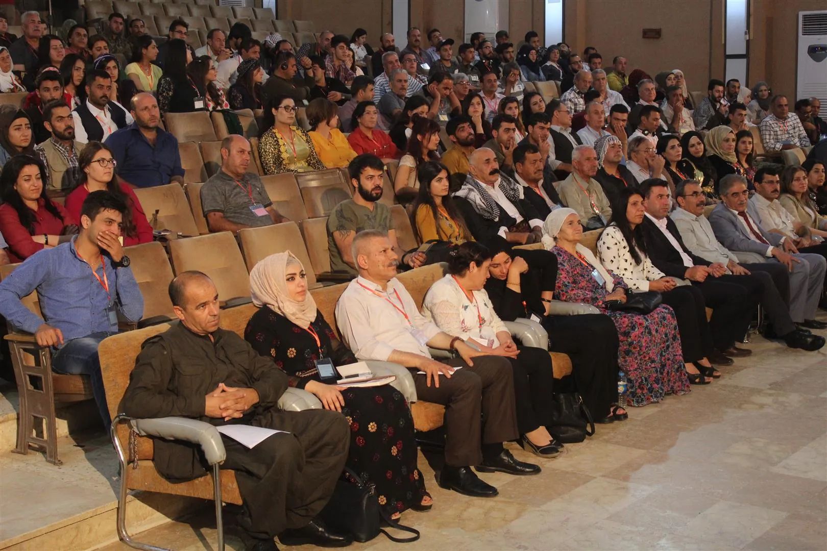 Konferansa Tevgera Çand û Hunerê dewam dike