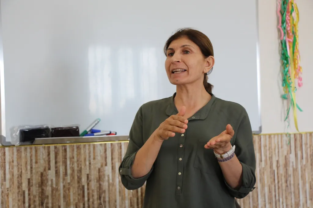 Ji zarokên şehîdên Minbicê re dewreya perwerdeyê hate vekirin