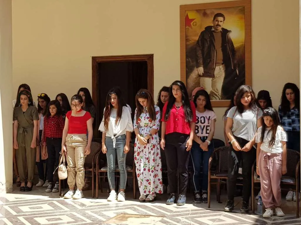 Zanîngeha Kobanê sala xwe ya xwendinê bi şahiyekê bidawî kir