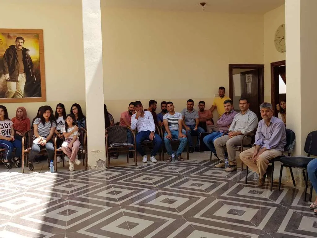 Zanîngeha Kobanê sala xwe ya xwendinê bi şahiyekê bidawî kir