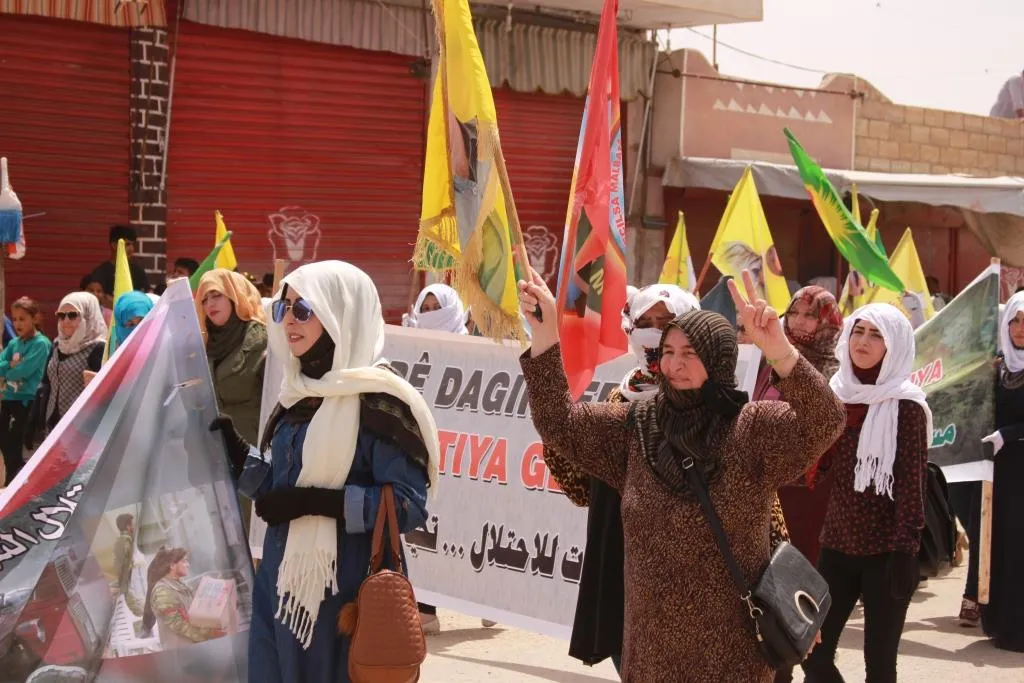Şêniyên Til Birakê êrîşên dewleta Tirk şermezar kirin