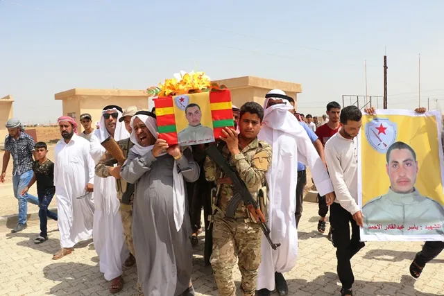 Şêniyên Şedadê cenazeyê şehîd Yasir spart axê