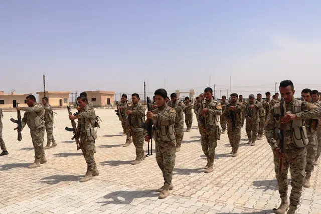 Şêniyên Şedadê cenazeyê şehîd Yasir spart axê