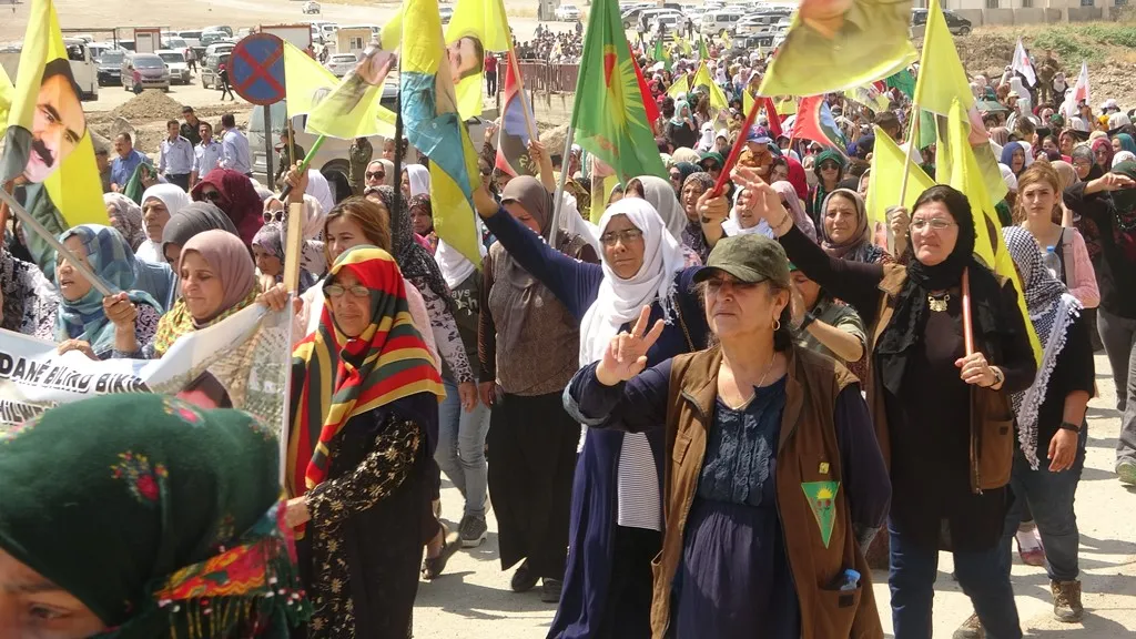 Şêniyên Dêrikê êrîşên Tirkiyê yên li ser Başurê Kurdistan şermezar kirin