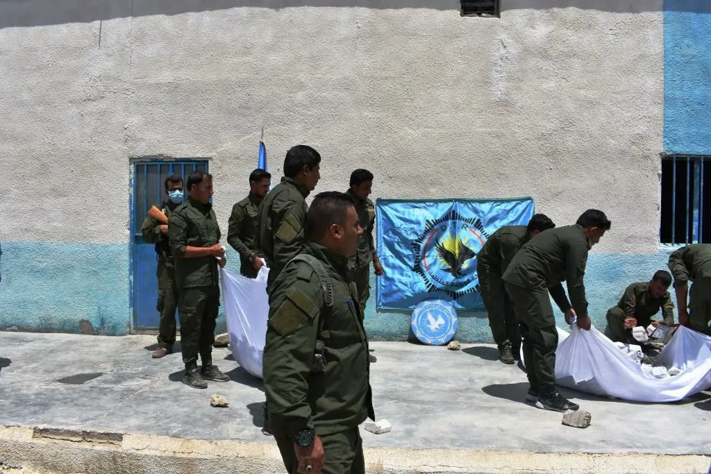 Li Dêrazorê bi boneya roja cîhanî têkoşîna li dijî hişbirê, madeyê hişbirê hatin şewitandin