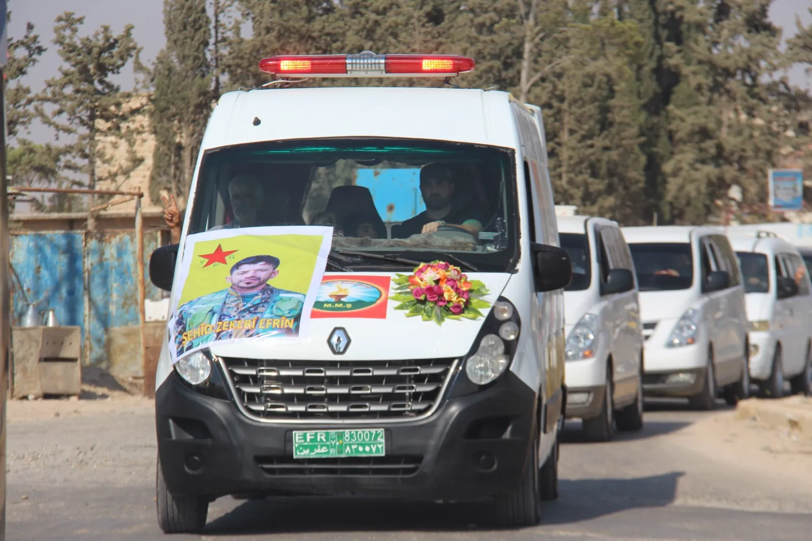 Şehîdê Efrînê Zekeriyê ji aliyê hezaran ve hate veşartin