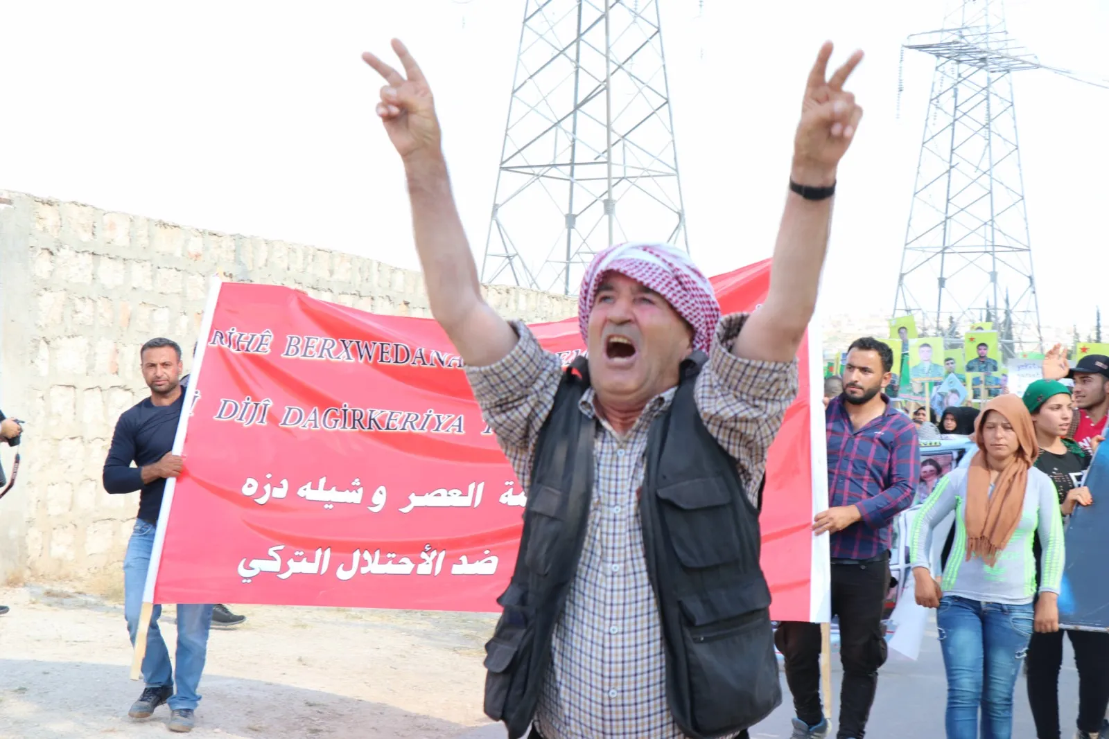 Li Şehbayê bi hezaran li dijî dagirkeriya Tirkiyê meşiyan