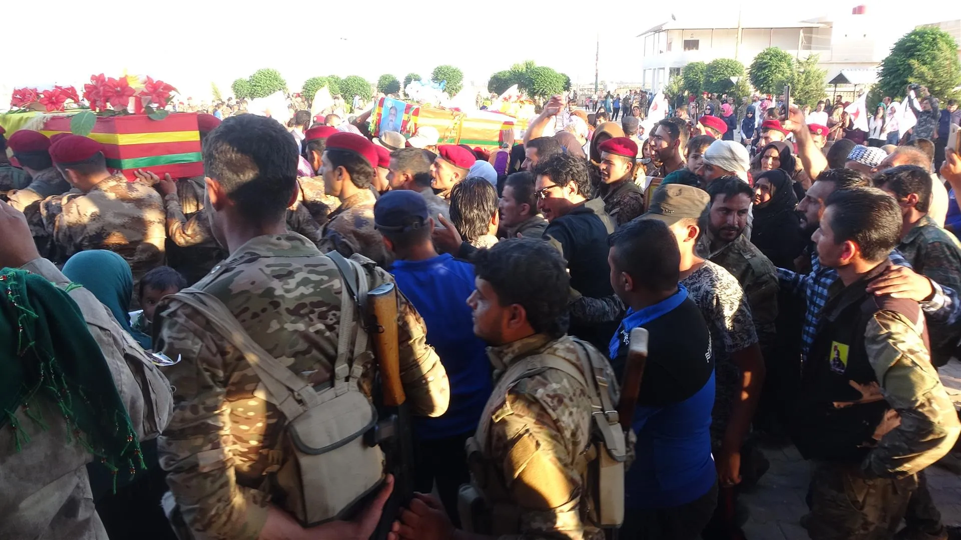 Cenazeyên du şehîdan li Hesekê hatin veşartin