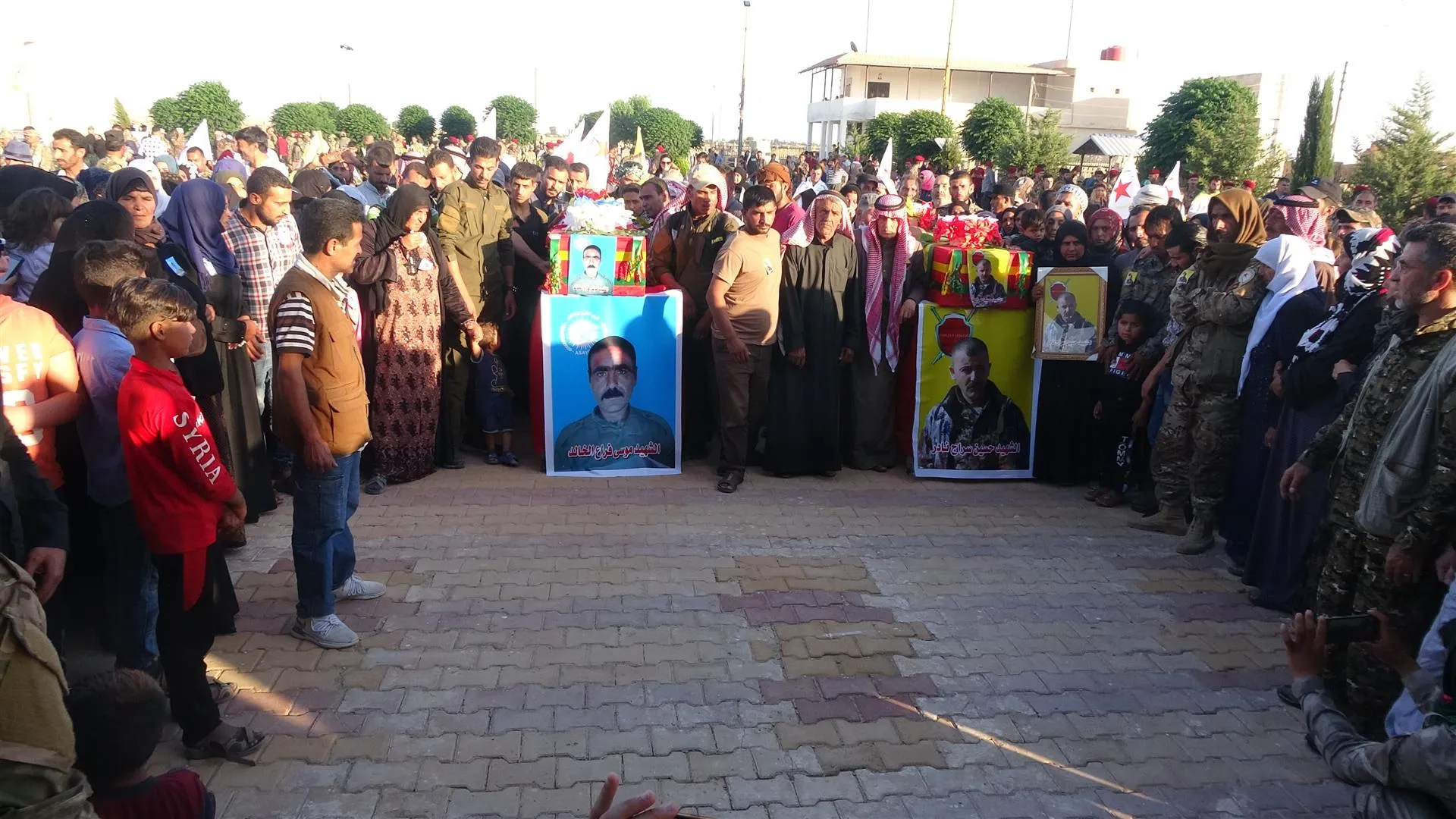 Cenazeyên du şehîdan li Hesekê hatin veşartin