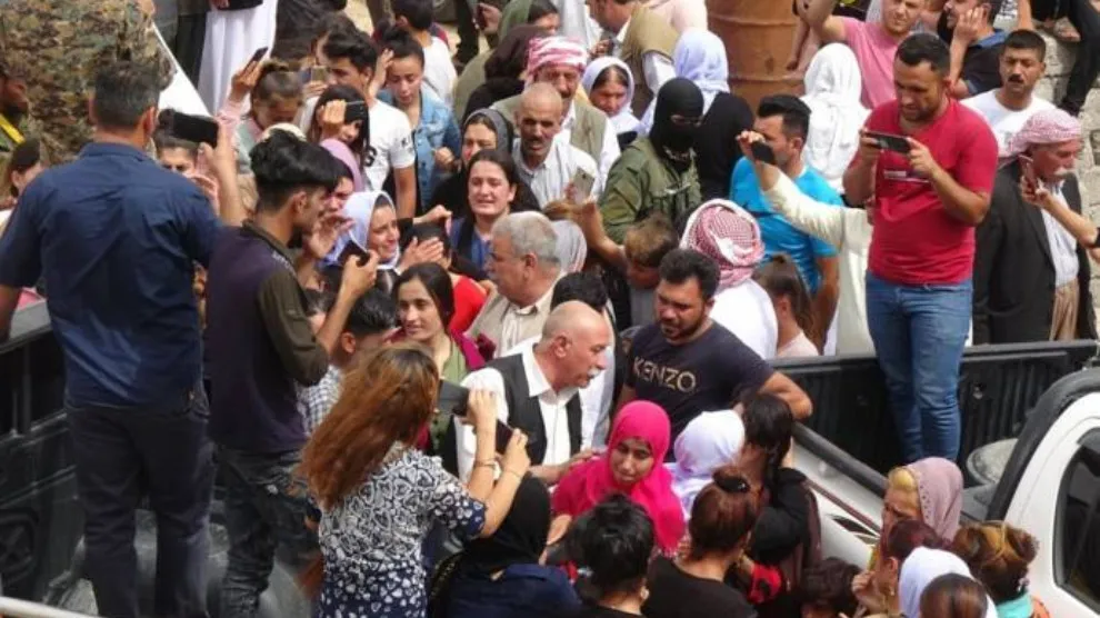 13 Êzidiyên ji destê DAIŞ`ê hatibûn rizgarkirin gihiştin malbatên xwe