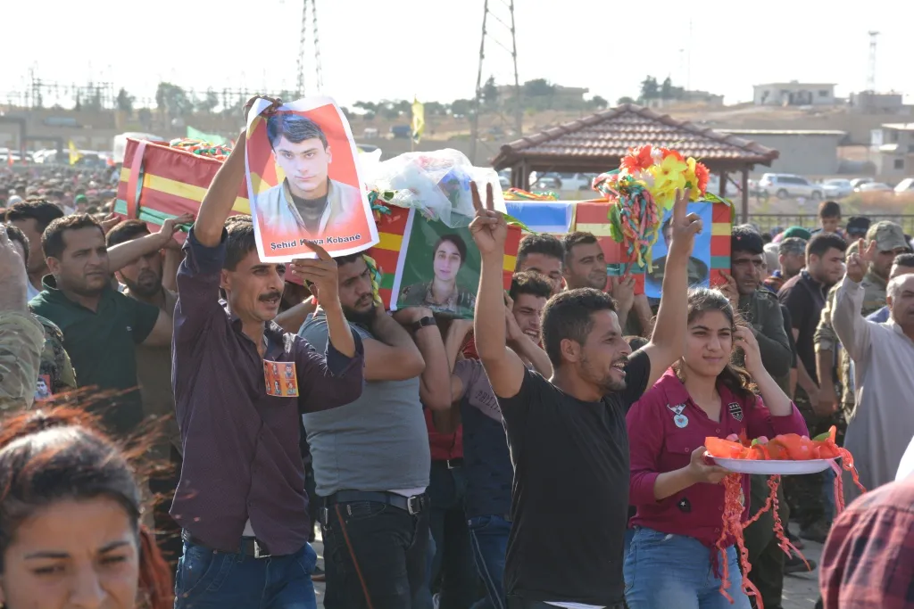 Li Kobanê du şehîd hatin oxirkirin