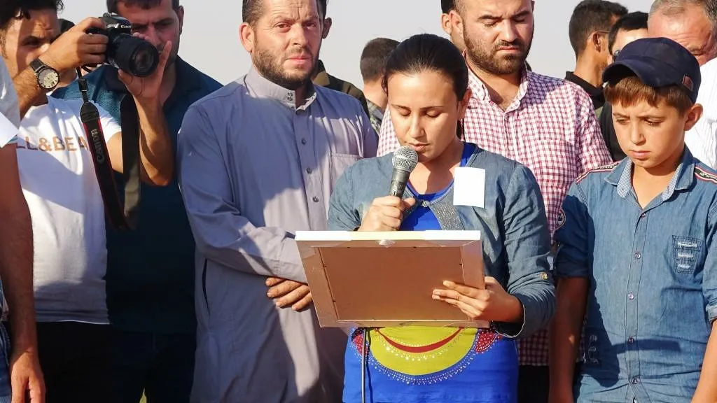 Şêniyên Reqayê cenazeyê şehîd Ebû Nemir oxir kir