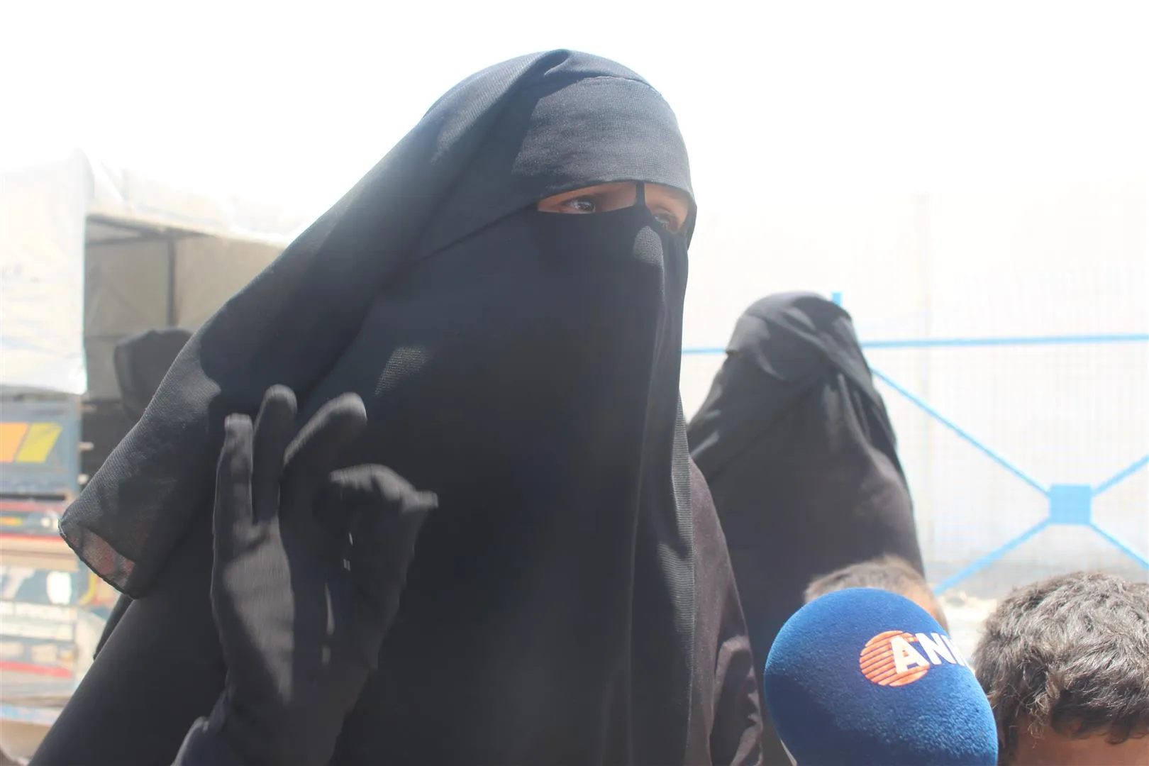 Li kampa Holê rewş dijwar e