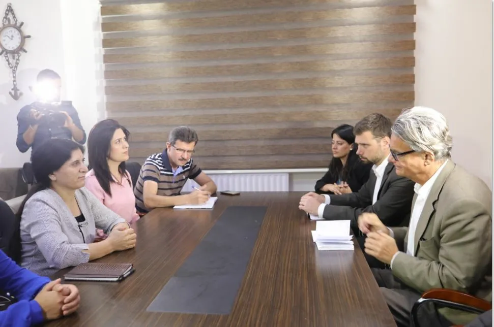 Kongreya Star û şandeya Siwêdê hevdîtin kirin