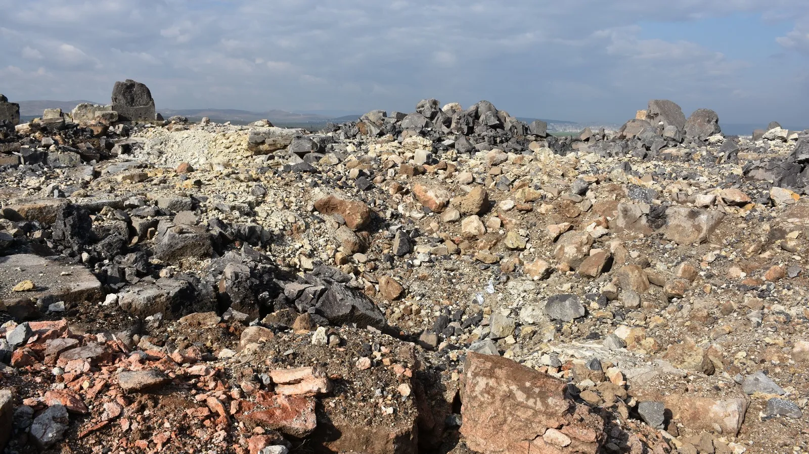 Dagirkeriya Tirk dîroka herêmê talan dike