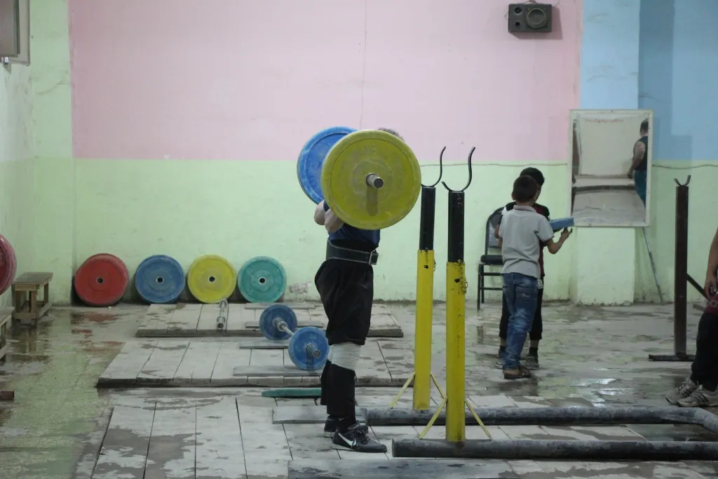 Yekitiya Werzîşê ya Minbicê werzîşa rakirina giraniyê bi pêş dixe