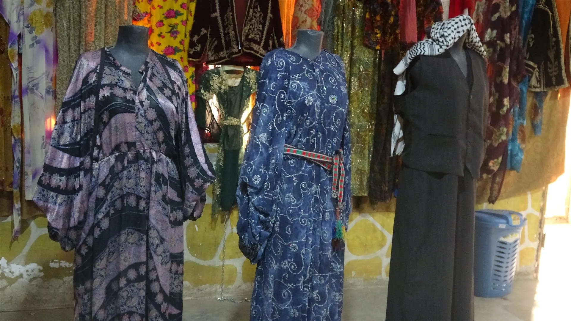 Pêşengeha cil û bergên folklorîk di roja 3`yan de didome