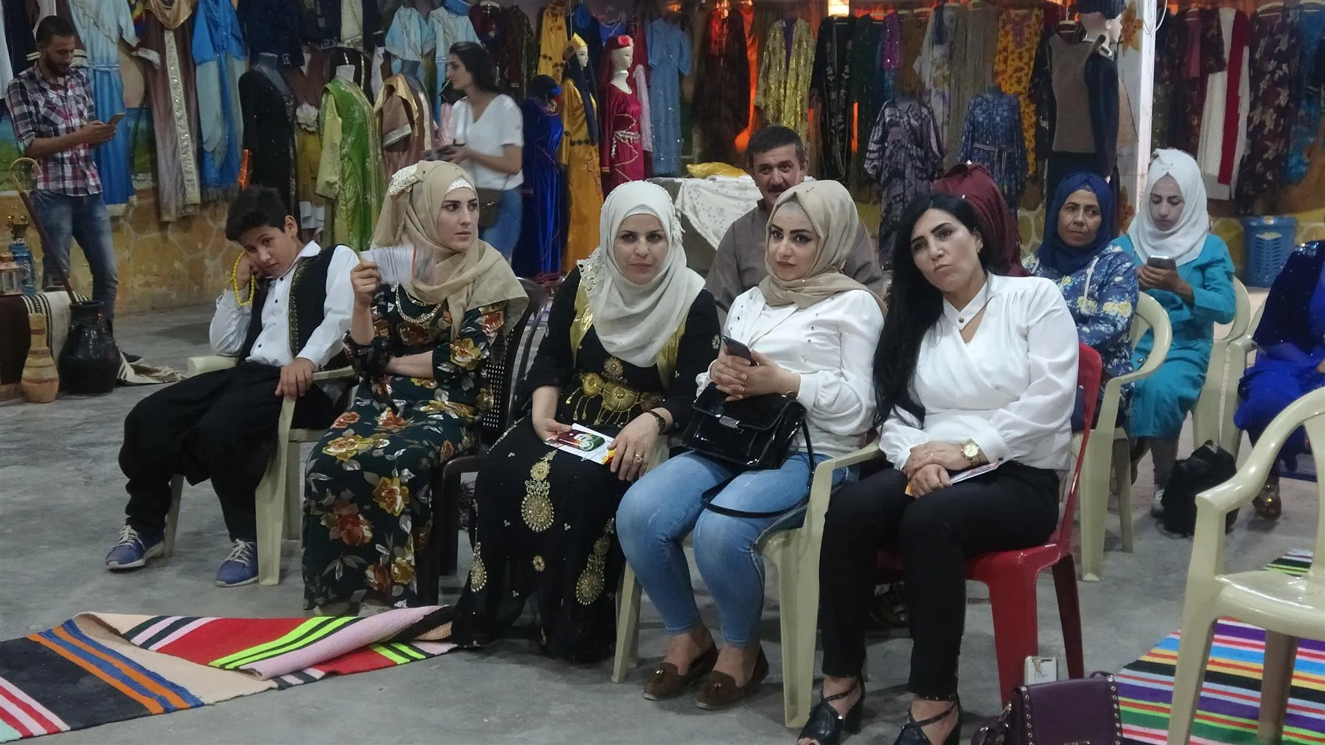 Pêşengeha cil û bergên folklorîk di roja 3`yan de didome