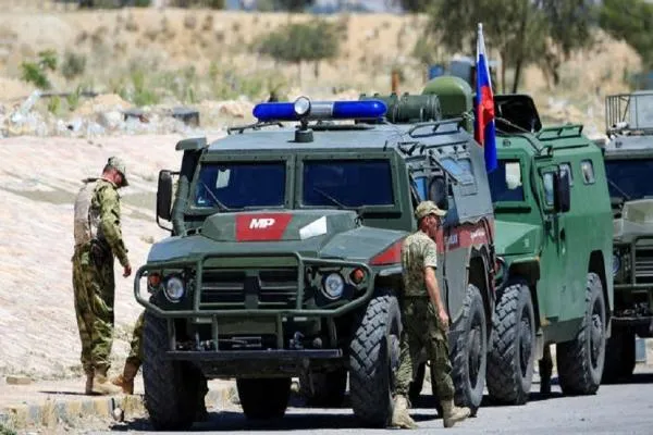 Li Derayê êrîşa li dijî dewriyeya Rûsyayê