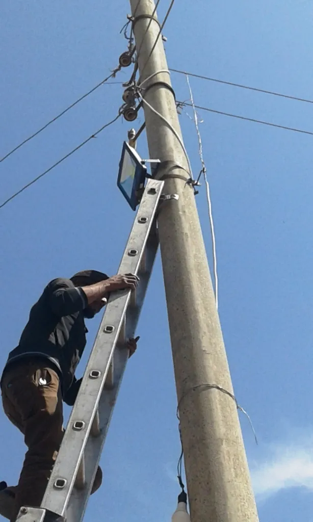 Şaredariyeke rojavayê Dêrazorê firne û sûkekê ava dike