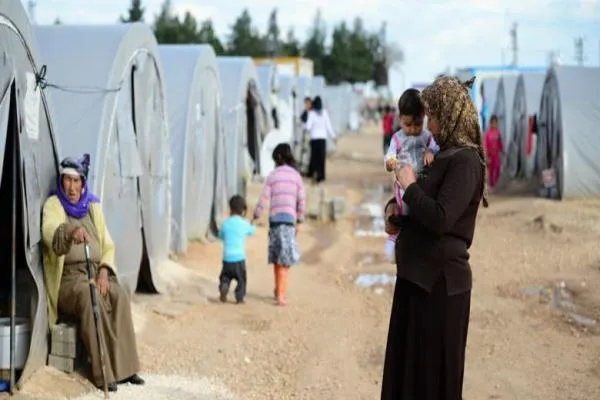 Tirkiye li dijî sûriyan astengî, koçberkirin û ferzkirina bacan pêk tîne